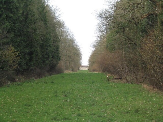 Foto “Geddington” tomada por Tim Heaton (CC BY-SA); recorte de la original