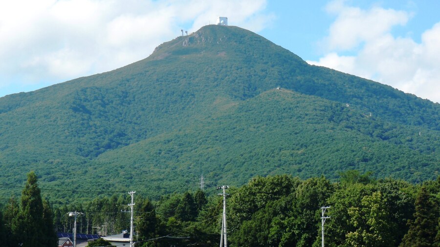 Photo "釜臥山、国道338号、大湊市街地より撮影" by undefined () / Cropped from original