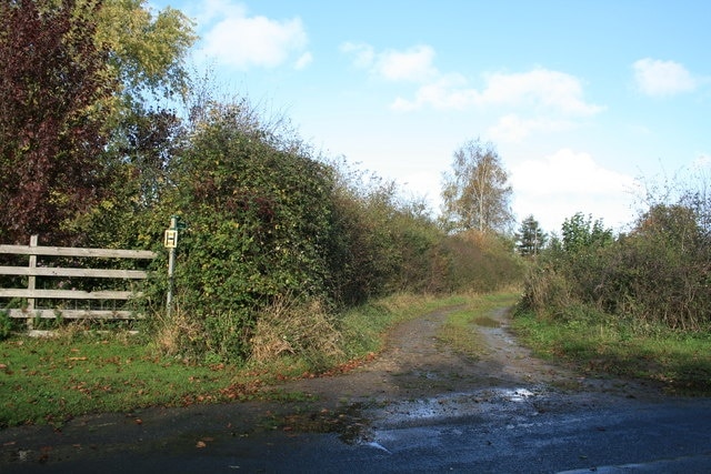 Bridleway to Dean From the edge of Chadlington. Part of the Wychwood Way.