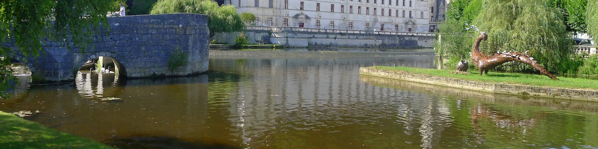 Photo "This building is indexed in the Base Mérimée, a database of architectural heritage maintained by the French Ministry of Culture, under the reference PA00082403 ." by Marmotteauxskis (page does not exist) (Creative Commons Attribution-Share Alike 4.0) / Cropped from original
