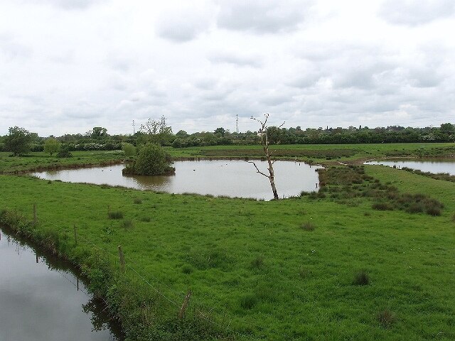 Photo "Broughton Hamlet" by David Hawgood (CC BY-SA) / Cropped from original