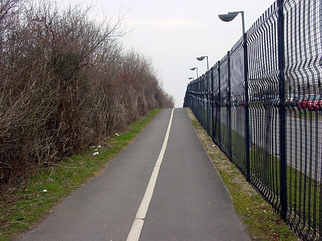 Kuva ”Stoke Park and Cheswick” käyttäjältä Linda Bailey (CC BY-SA) / rajattu alkuperäisestä kuvasta