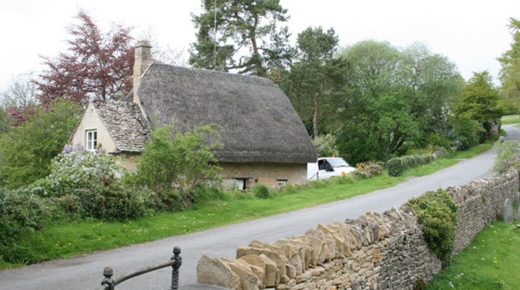 Photo "Bagendon" by andrew auger (CC BY-SA) / Cropped from original