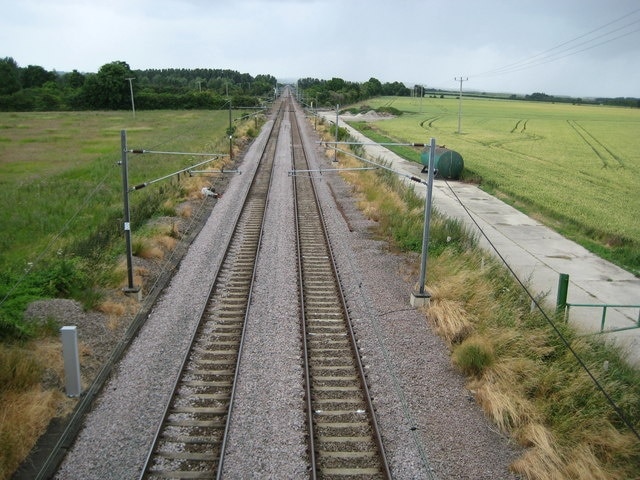 Meldreth: Railway line to Royston Viewed from the Station Road bridge this is the railway line between Hitchin and Cambridge looking along the dead straight section in the direction of Royston.