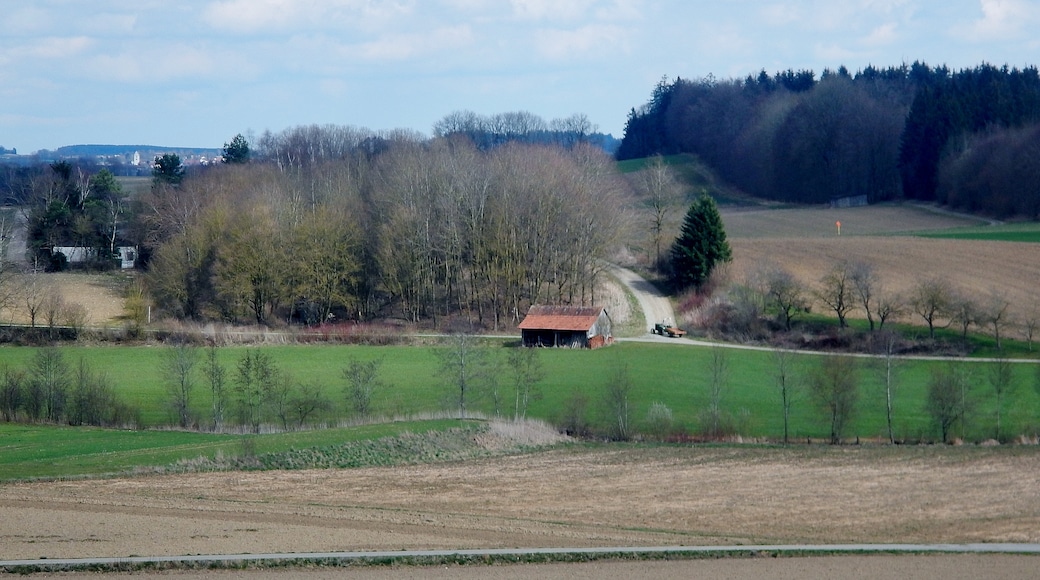 Photo "Dürnau" by qwesy qwesy (CC BY) / Cropped from original
