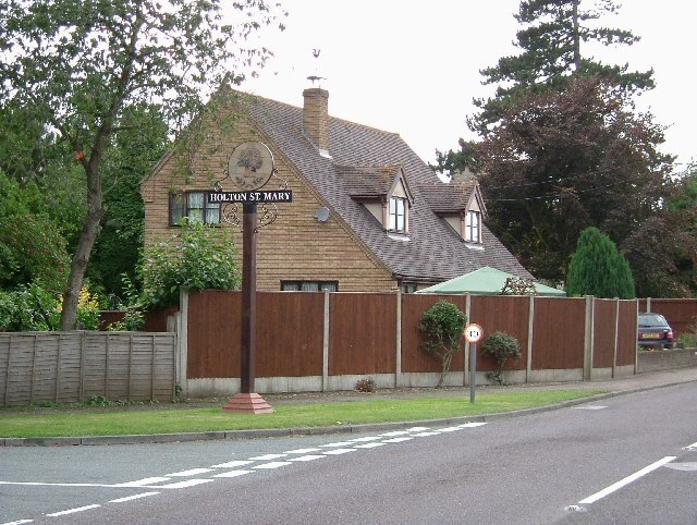 Photo "Holton St Mary" by Glyn Baker (CC BY-SA) / Cropped from original
