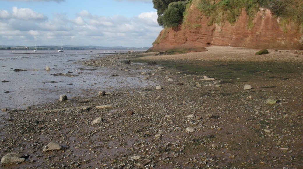 Photo "Lympstone" by Roger Cornfoot (CC BY-SA) / Cropped from original