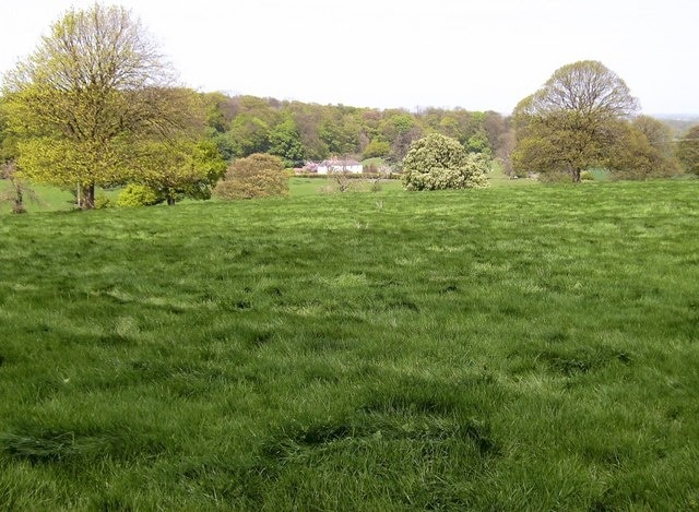 Photo "Hawerby cum Beesby" by John Beal (CC BY-SA) / Cropped from original