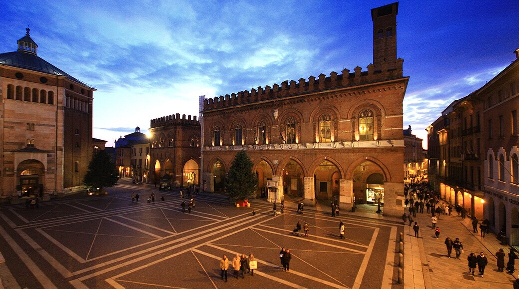 Piazza del Comune, Cremona, Lombardy, Italy