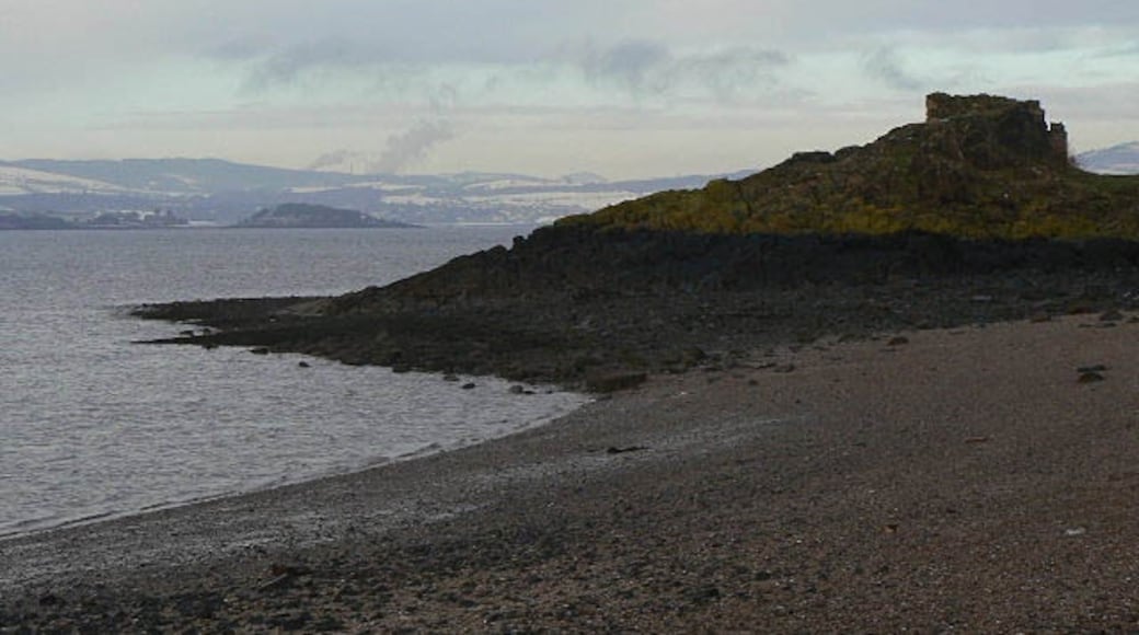 Photo "Cramond Island" by Alan Murray-Rust (CC BY-SA) / Cropped from original