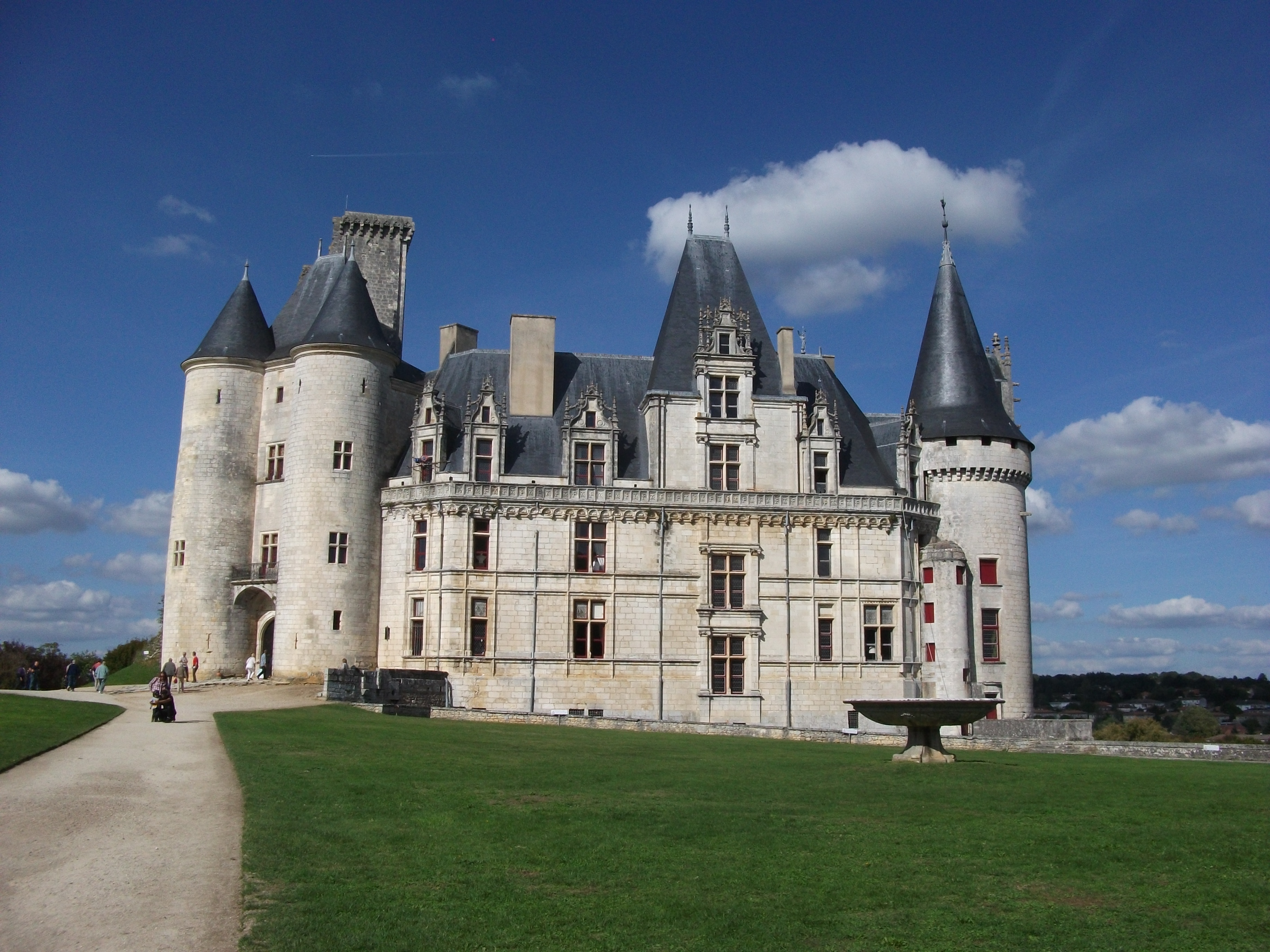 Visite Château de la Rochefoucauld em La Rochefoucauld-en-Angoumois