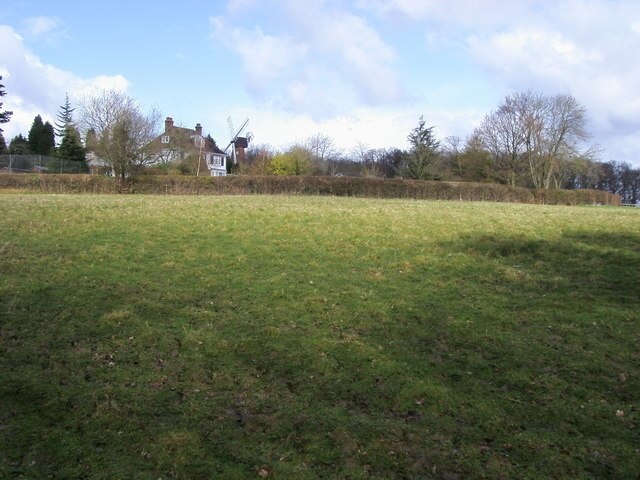 Foto „Coleshill“ von Shaun Ferguson (CC BY-SA)/zugeschnittenes Original