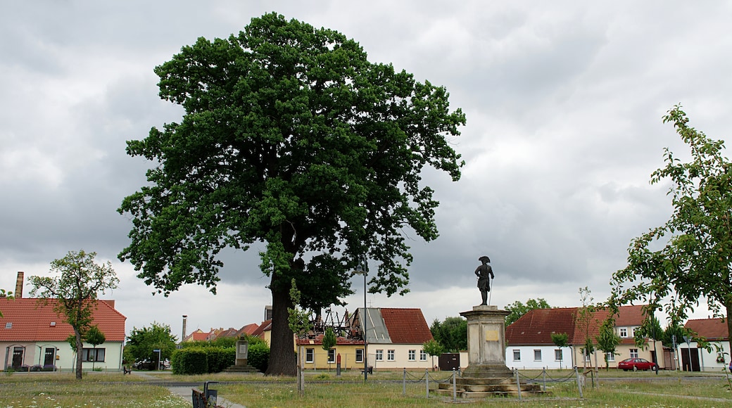Foto “Kloster Zinna” tomada por Clemensfranz (CC BY-SA); recorte de la original