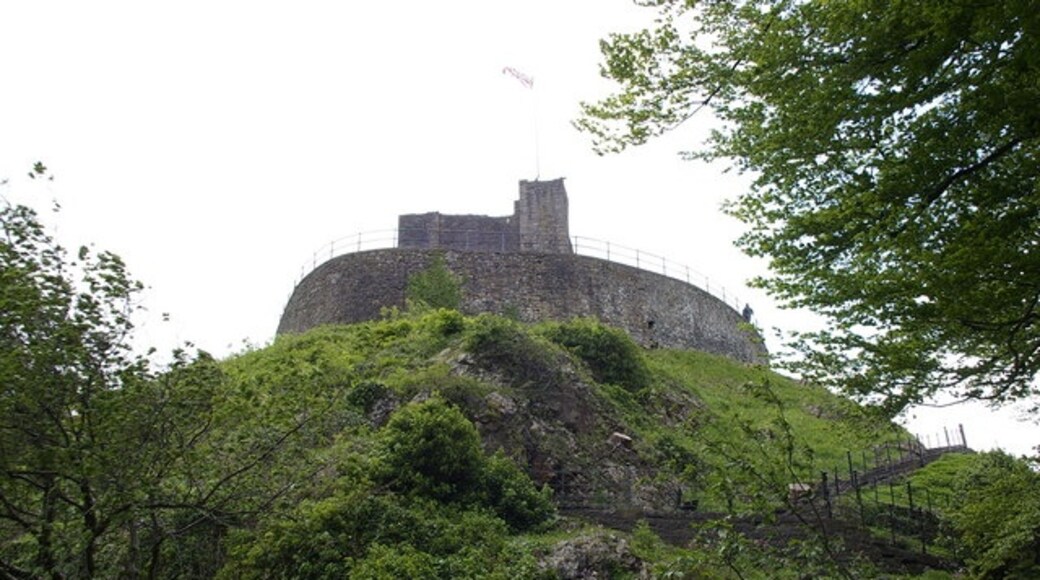 Foto "Clitheroe Castle" di Alexander P Kapp (CC BY-SA) / Ritaglio dell’originale