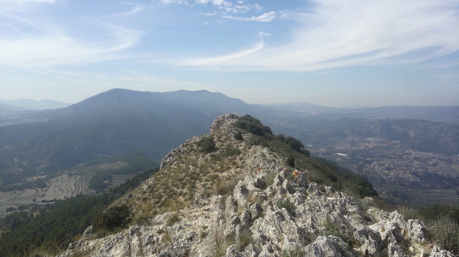 Vista sud, carena de La Serreta