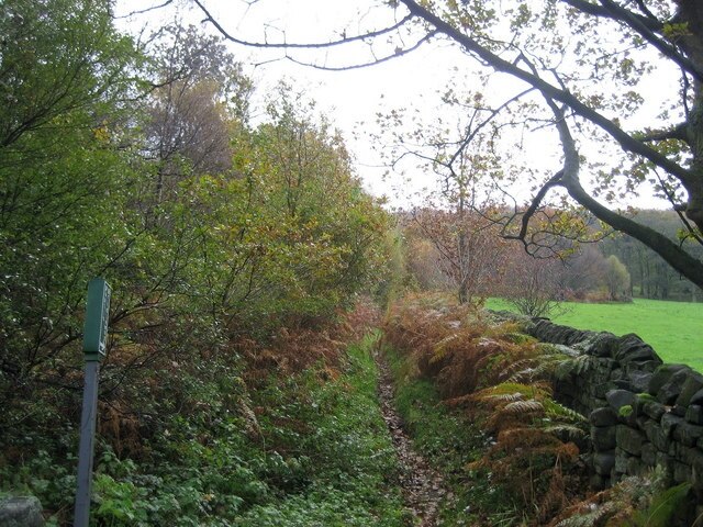 Foto „Darley und Menwith“ von Chris Heaton (CC BY-SA)/zugeschnittenes Original