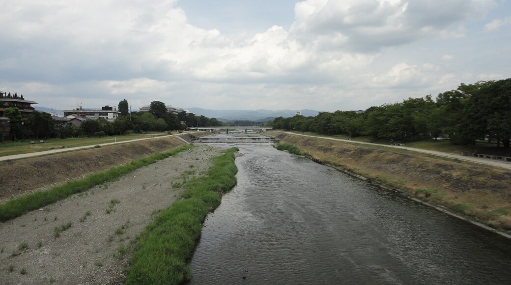 Photo "Kamo River" by kanesue (CC BY) / Cropped from original