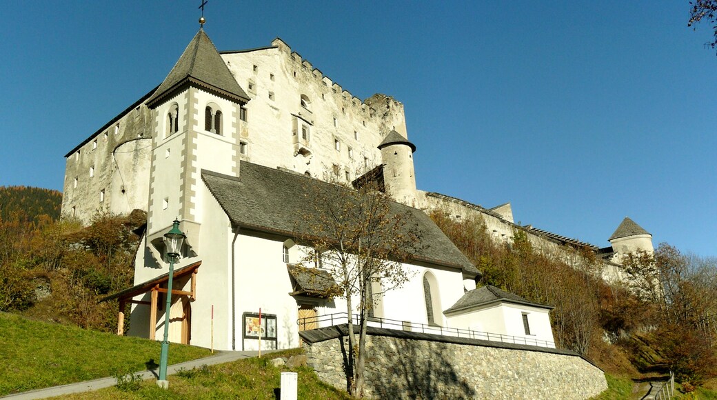 Foto "Castello di Heinfels" di Llorenzi (CC BY-SA) / Ritaglio dell’originale