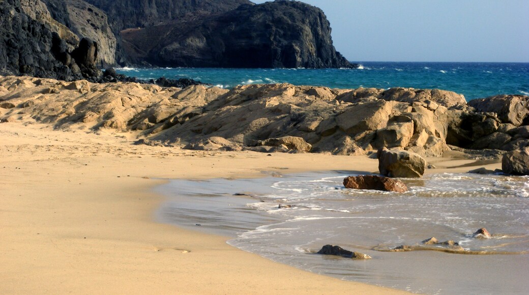 Foto ‘Playa del Pozo’ van maczopikczu (CC BY) / bijgesneden versie van origineel