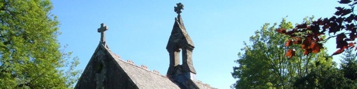 Photo "St Gabriel's church, Postbridge, Devon" by Derek Harper (Creative Commons Attribution-Share Alike 2.0) / Cropped from original