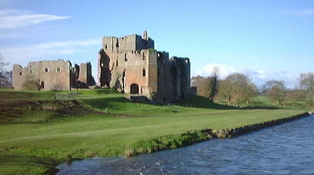 Photo "Brougham Castle" by Carl Bendelow (CC BY-SA) / Cropped from original