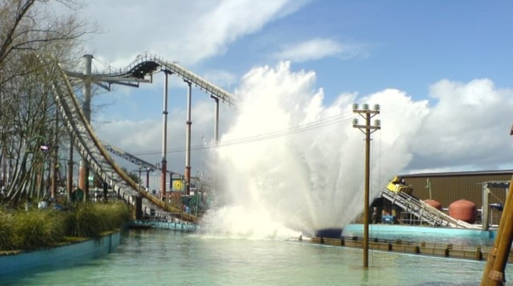 Photo "Thorpe Park" by Hywel Williams (CC BY-SA) / Cropped from original