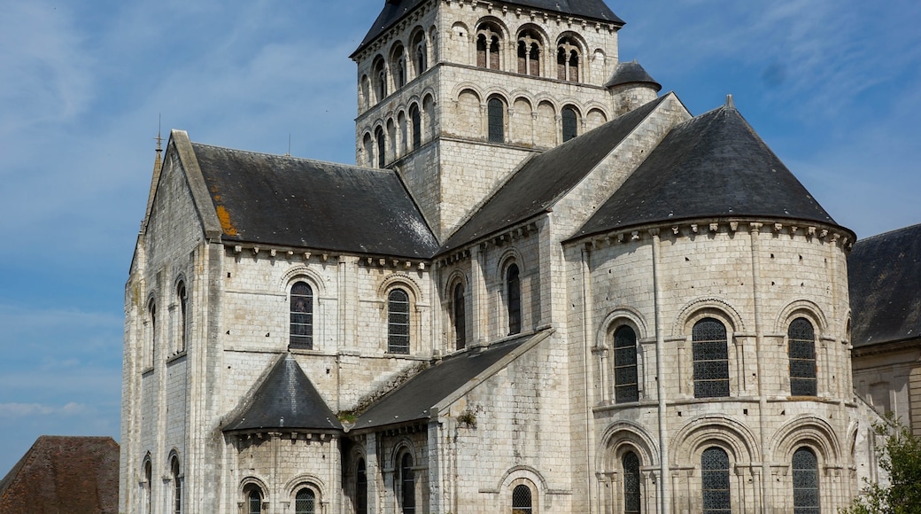 Foto “Saint-Martin-de-Boscherville” tomada por TerraPulchra (page does not exist) (CC BY-SA); recorte de la original