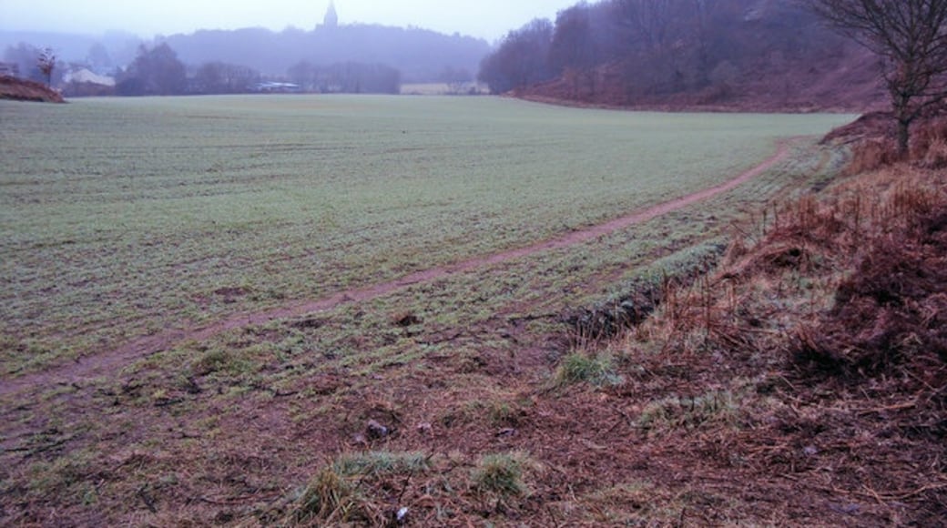 Foto “Annesley Woodhouse” oleh Trevor Rickard (CC BY-SA) / Dipangkas daripada yang asal