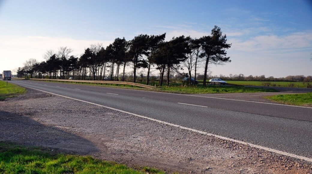 "Chesterton"-foto av Julian Dowse (CC BY-SA) / Urklipp från original