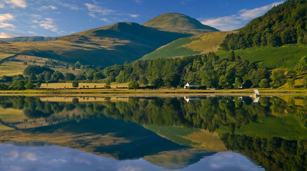 Photo "Loweswater" by Michael Walsh (CC BY) / Cropped from original