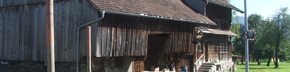 Photo "Hofammannhaus" by mikr (Creative Commons Attribution 3.0) / Cropped from original