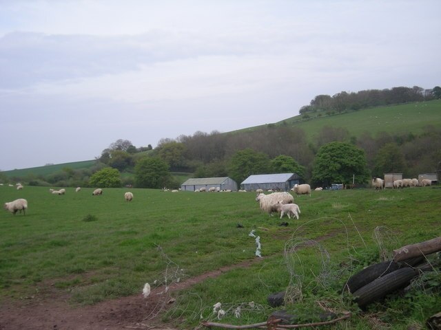 Photo "Church Pulverbatch" by Row17 (CC BY-SA) / Cropped from original