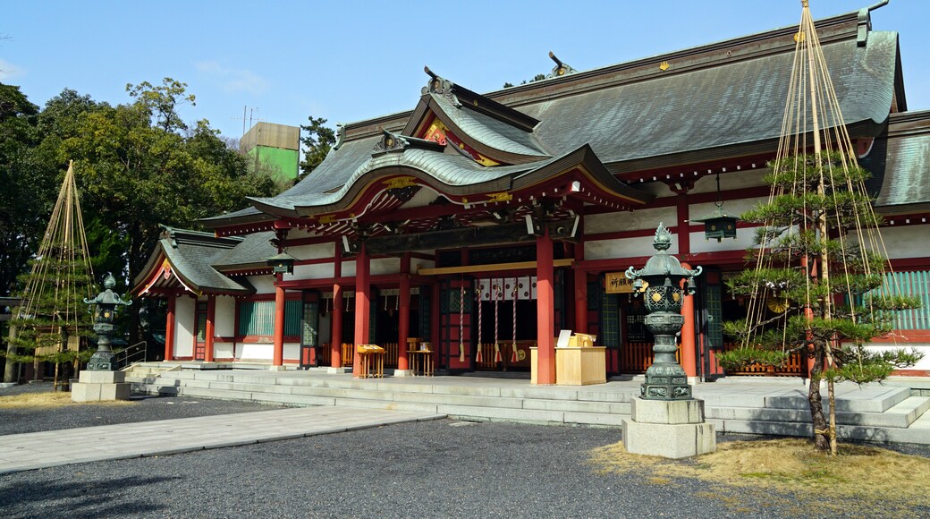 Photo "Kehi Jingu Shrine" by 663highland (CC BY) / Cropped from original