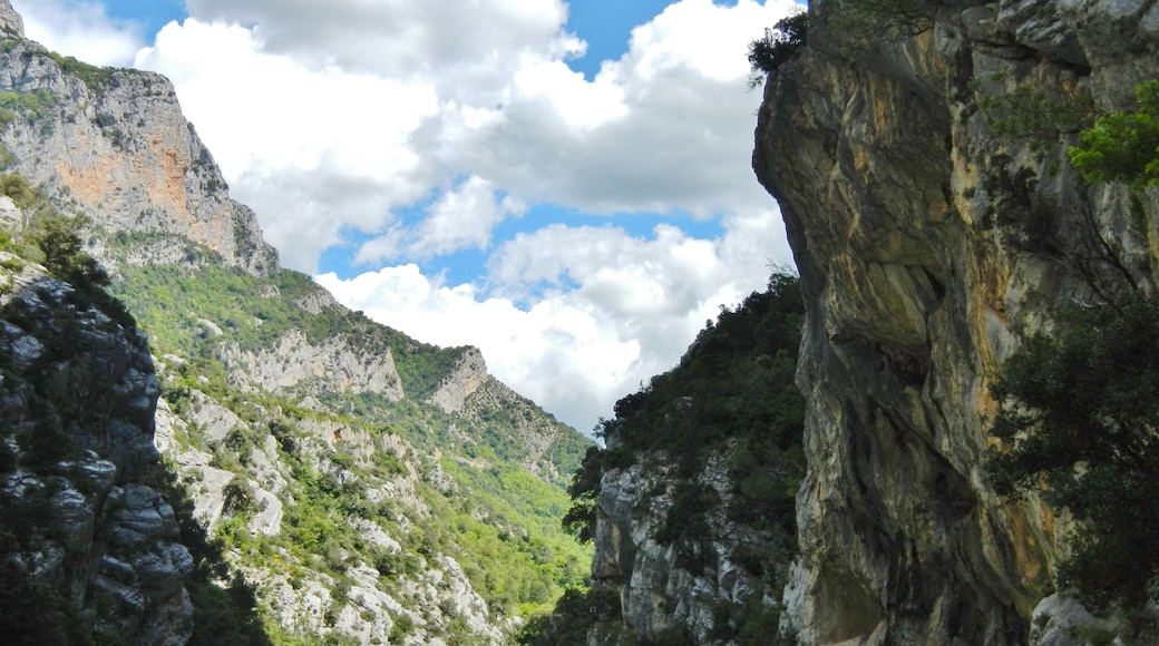 Photo "Verdon" by qwesy qwesy (CC BY) / Cropped from original