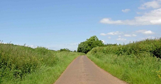 "Tytherington"-foto av Steve F (CC BY-SA) / Urklipp från original