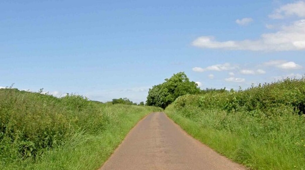 "Tytherington"-foto av Steve F (CC BY-SA) / Urklipp från original