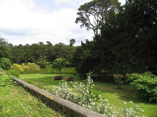 "Thenford"-foto av John Salmon (CC BY-SA) / Urklipp från original