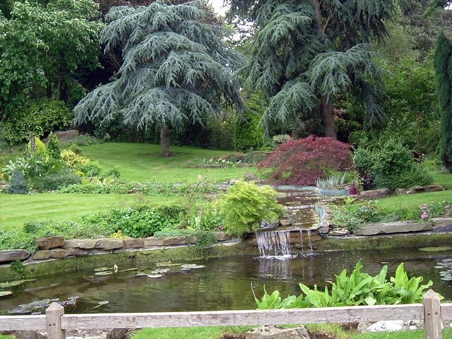 Photo "Bythorn and Keyston" by Les Harvey (CC BY-SA) / Cropped from original