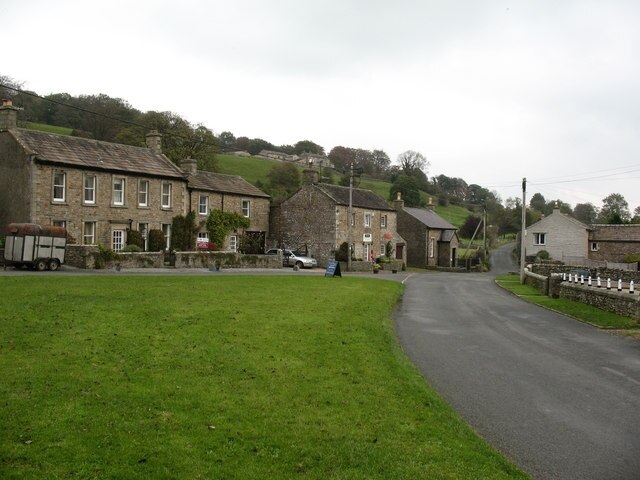 Foto “Newbiggin-in-Bishopdale” feta per Gordon Hatton (CC BY-SA). Retallada de l’original.