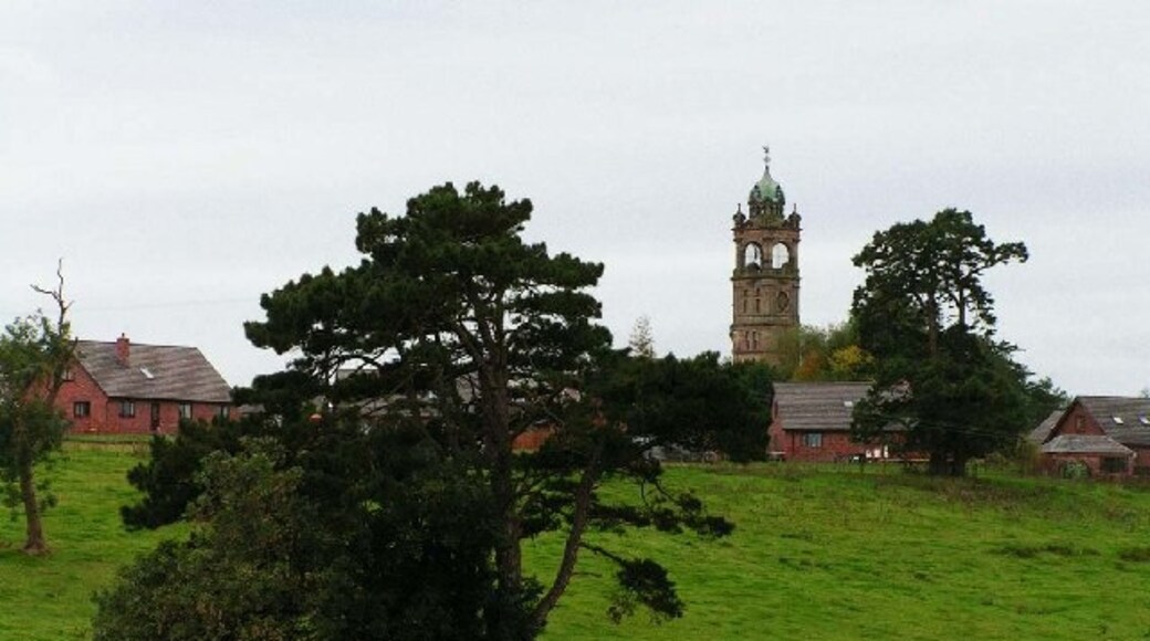 "Woodside"-foto av Nigel Monckton (CC BY-SA) / Urklipp från original