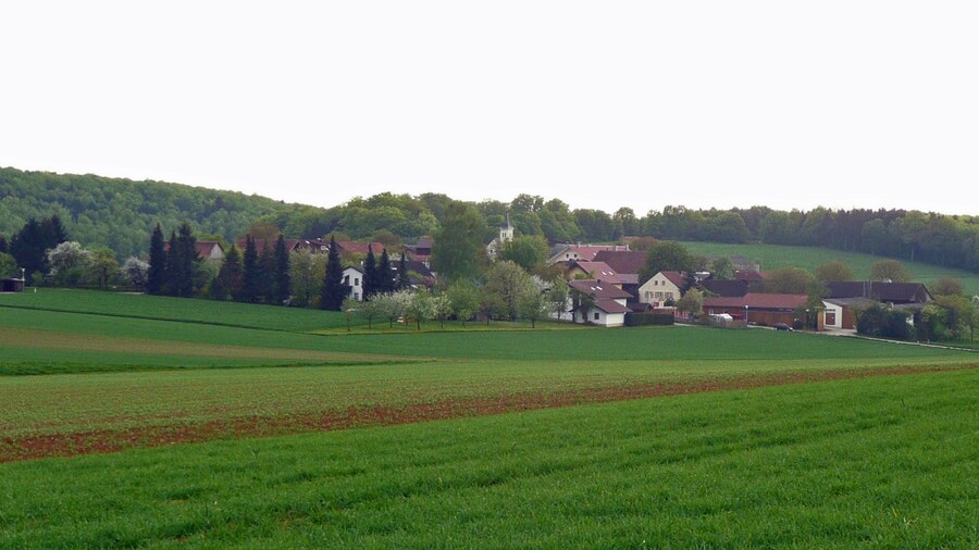 Photo "Altenberg near Denkendorf seen from NE." by HeinrichStuerzl (Creative Commons Attribution-Share Alike 3.0) / Cropped from original