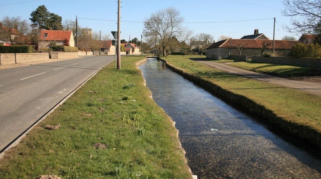 Foto "Scopwick" por roger geach (CC BY-SA) / Recortada de la original