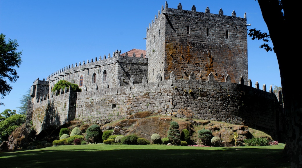 Photo "Castle of Soutomaior" by JCNazza (CC BY) / Cropped from original