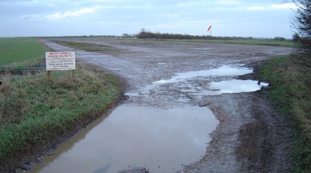 "Newbottle"-foto av Julian Dowse (CC BY-SA) / Urklipp från original