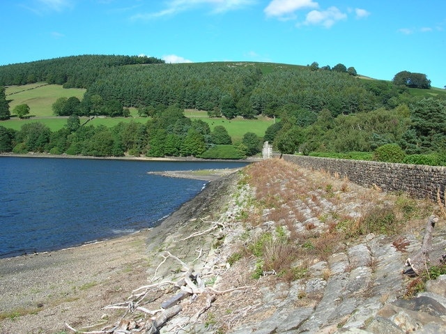 Foto “Stonebeck Abajo” tomada por DS Pugh (CC BY-SA); recorte de la original