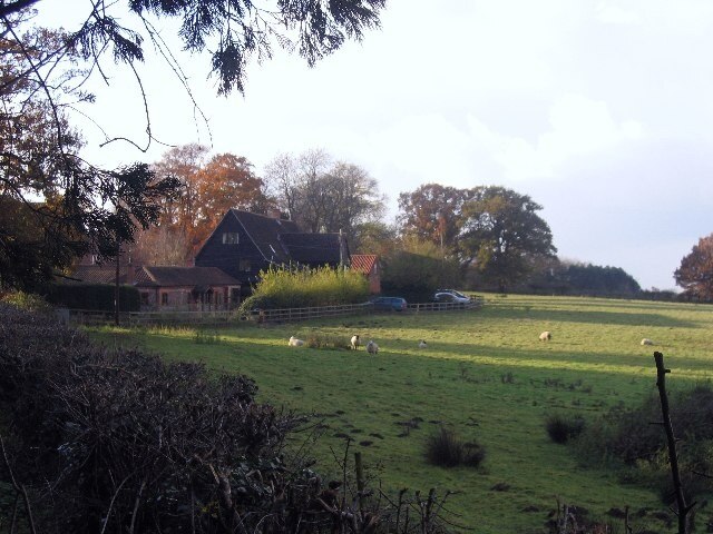 Ảnh "Holverston" của Graham Hardy (CC BY-SA) / Cắt từ ảnh gốc