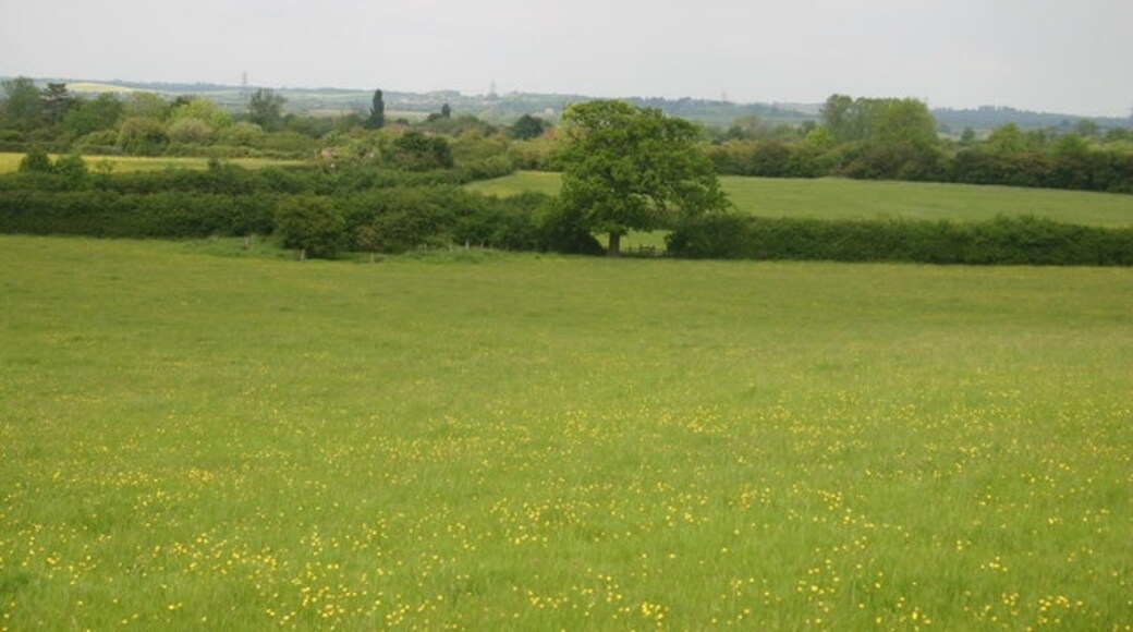 "Ludgershall"-foto av Shaun Ferguson (CC BY-SA) / Urklipp från original