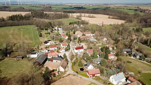 Photo "Kleinpraga" by PaulT (CC BY-SA) / Cropped from original