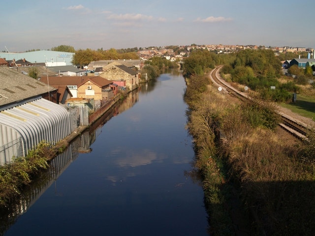 Rail and water The canal and railway from Swinton Bridge, looking towards Mexborough.