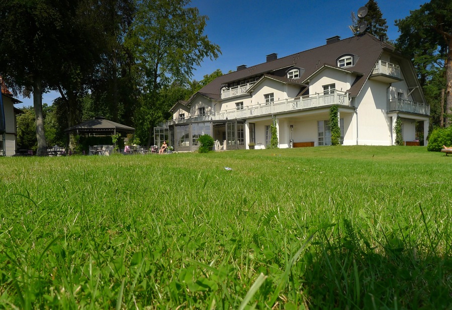 Wisełka, ul. Nowowiejska 29 - pensjonat "Villa Park"